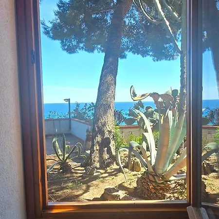 Fronte Mare Con Terrazza, E Piscina Andora