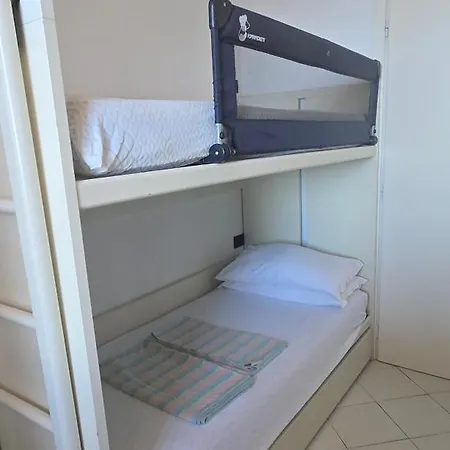 Fronte Mare Con Terrazza, E Piscina Andora
