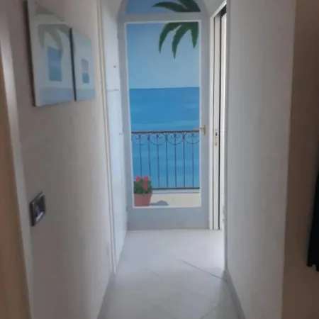 Fronte Mare Con Terrazza, E Piscina Andora