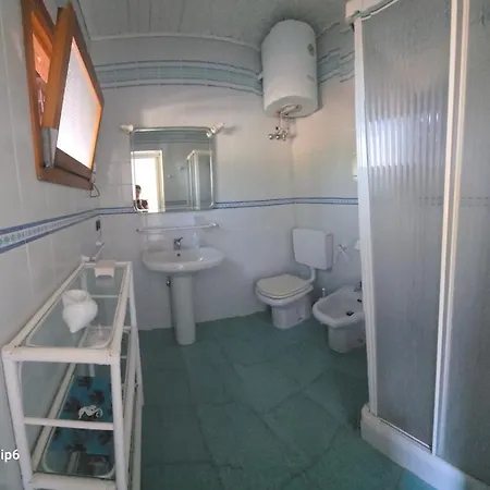 Fronte Mare Con Terrazza, E Piscina