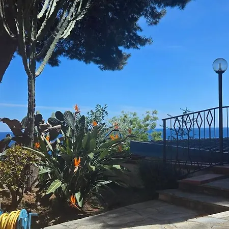 Holiday home Fronte Mare Con Terrazza, E Piscina