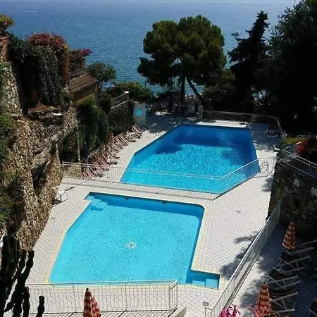 Fronte Mare Con Terrazza, E Piscina Holiday home