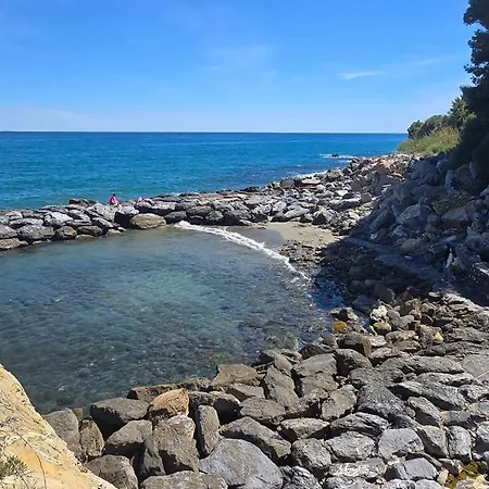 Fronte Mare Con Terrazza, E Piscina *